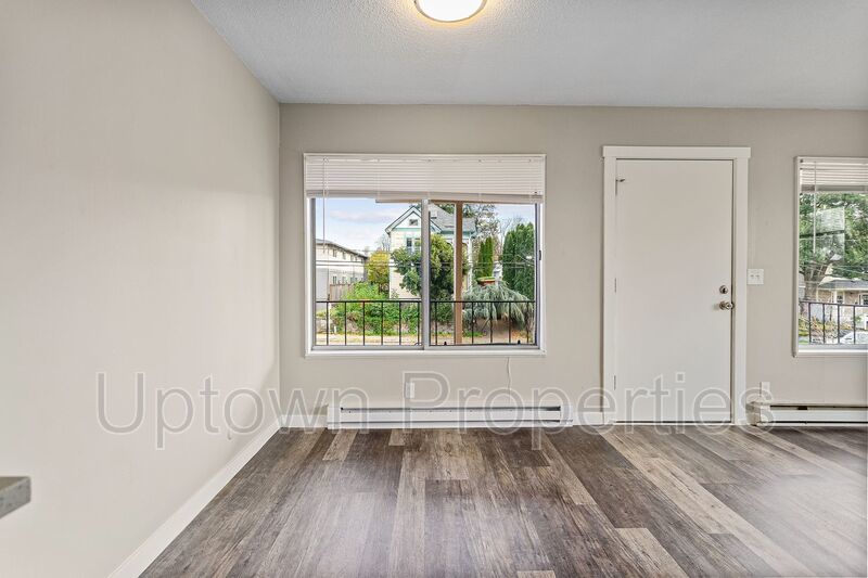 Renovated 2BD near Powell Park! property image