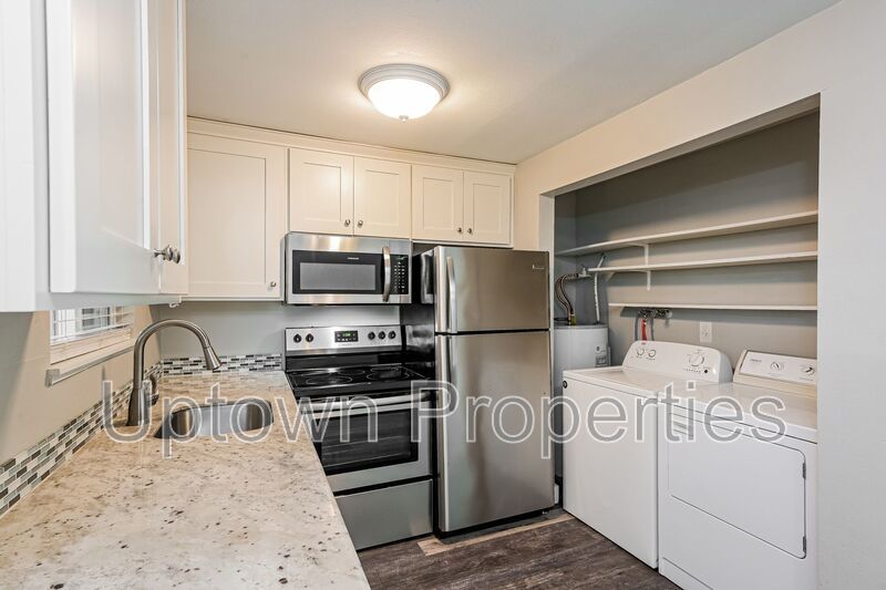 2BD/1BA Townhome + Washer/Dryer In Unit + Parking Included! + Huge Balcony + Newly Renovated property image