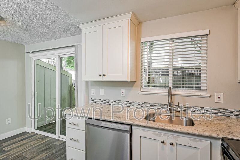 2BD/1BA Townhome + Washer/Dryer In Unit + Parking Included! + Huge Balcony + Newly Renovated property image