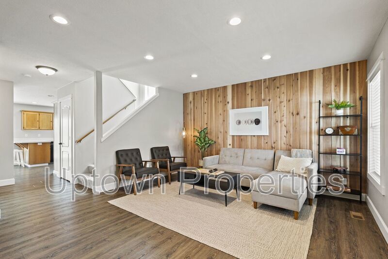 3BD 2.5BA Single Family Home with Newly Renovated Bathrooms + AC + Yard + W/D property image