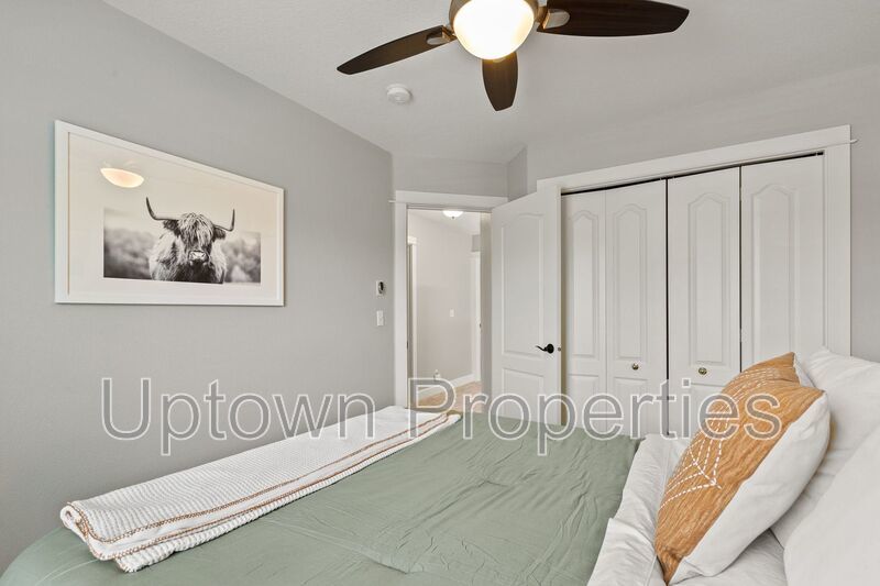 3BD 2.5BA Single Family Home with Newly Renovated Bathrooms + AC + Yard + W/D property image