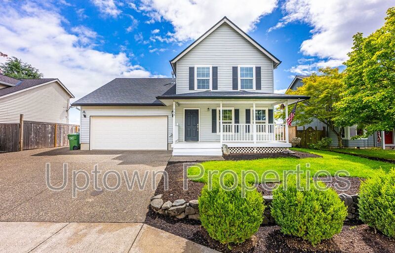3BD 2.5BA Single Family Home with Newly Renovated Bathrooms + AC + Yard + W/D property image