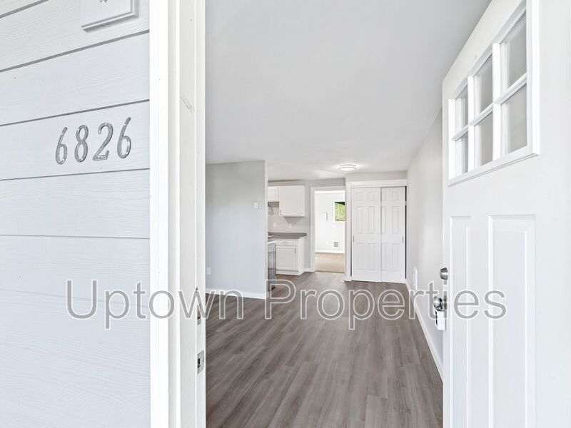 Renovated 1BD/1BTH + Parking + Dishwasher Included! property image