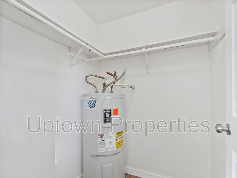Renovated 1BD/1BTH + Parking + Dishwasher Included! property image