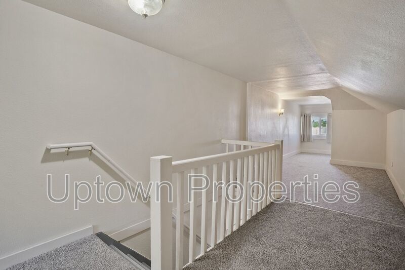 Spacious Vintage Forest Park + 2 bd 1 bth + Parking + Dishwasher Included! property image