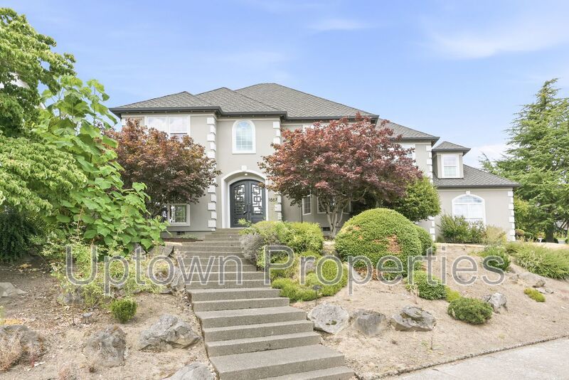 Bull Mountain Luxury! 4BD/2.5BTH + Office w/Sweeping Vista Views! 1 Car Garage + 3 Driveway Parking Spots + W/D Included + Fenced Yard + Pets Welcome!! property image