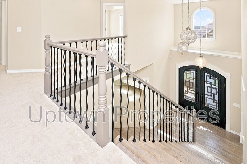 Bull Mountain Luxury! 4BD/2.5BTH + Office w/Sweeping Vista Views! 1 Car Garage + 3 Driveway Parking Spots + W/D Included + Fenced Yard + Pets Welcome!! property image