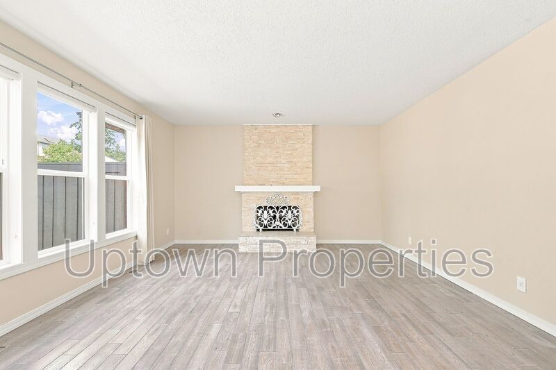 Bull Mountain Luxury! 4BD/2.5BTH + Office w/Sweeping Vista Views! 1 Car Garage + 3 Driveway Parking Spots + W/D Included + Fenced Yard + Pets Welcome!! property image