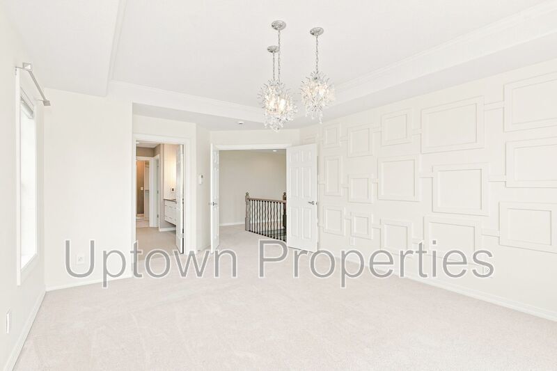 Bull Mountain Luxury! 4BD/2.5BTH + Office w/Sweeping Vista Views! 1 Car Garage + 3 Driveway Parking Spots + W/D Included + Fenced Yard + Pets Welcome!! property image