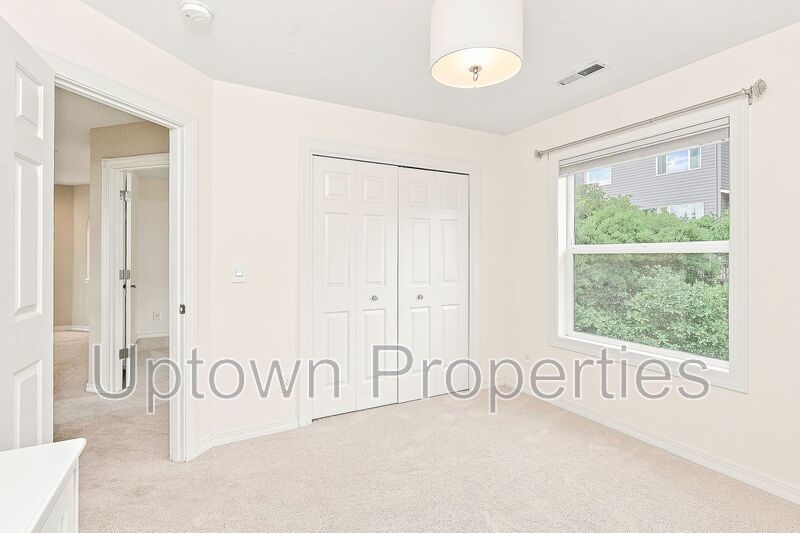 Bull Mountain Luxury! 4BD/2.5BTH + Office w/Sweeping Vista Views! 1 Car Garage + 3 Driveway Parking Spots + W/D Included + Fenced Yard + Pets Welcome!! property image