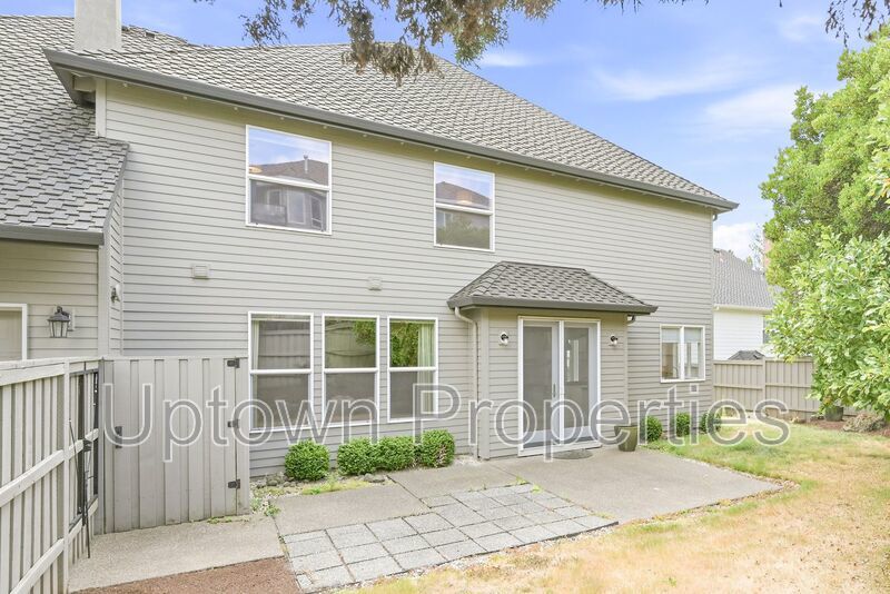 Bull Mountain Luxury! 4BD/2.5BTH + Office w/Sweeping Vista Views! 1 Car Garage + 3 Driveway Parking Spots + W/D Included + Fenced Yard + Pets Welcome!! property image
