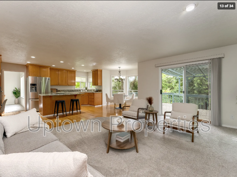 Elmonica Luxury! 4BD/3BTH w/ 3-Car Garage + A/C + Oversized Backyard + Pets Welcome! property image