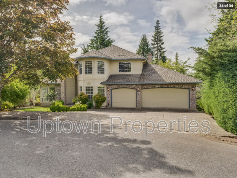 Elmonica Luxury! 4BD/3BTH w/ 3-Car Garage + A/C + Oversized Backyard + Pets Welcome! property image