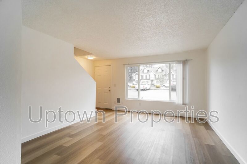2BR/1BTH Townhouse + Private Patio + Laundry On Site + $500 REDUCED DEPOSIT + $500 OFF RENT!! property image