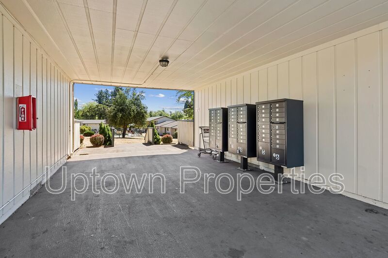 2BR/1BTH Townhouse + Private Patio + Laundry On Site + $500 REDUCED DEPOSIT + $500 OFF RENT!! property image