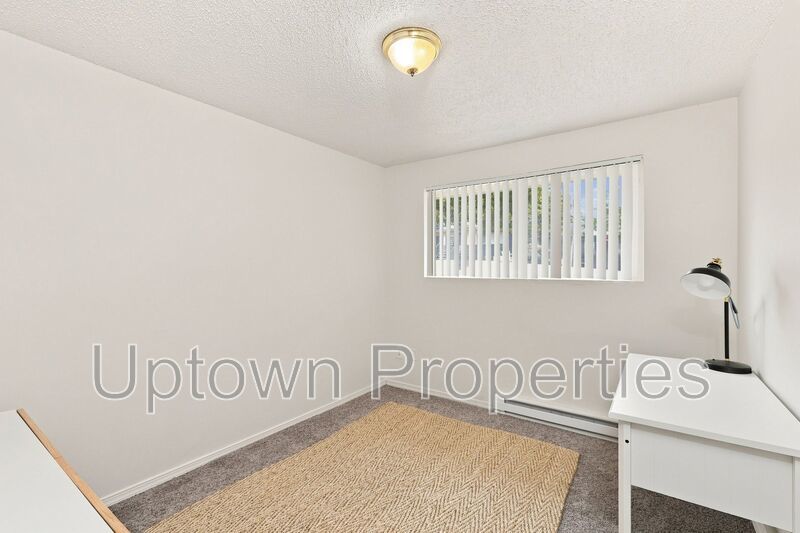 FURNISHED 3 bed 1 bath + Short Term Options Available + Laundry Onsite property image