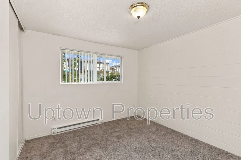 FURNISHED 3 bed 1 bath + Short Term Options Available + Laundry Onsite property image