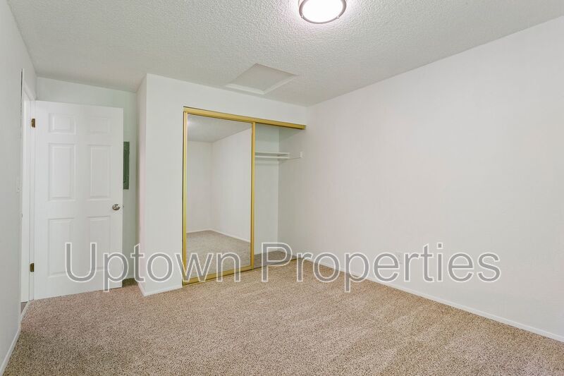 HUGE FENCED YARD! Renovated Ground Floor 2-bed/1-bath + Washer/Dryer Included ! property image