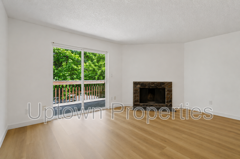 HUGE FENCED YARD! Renovated Ground Floor 2-bed/1-bath + Washer/Dryer Included ! property image