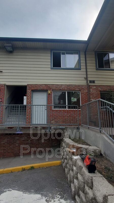 Renovated 2 bed 1 bath + Wood Floors + Assigned Parking! property image
