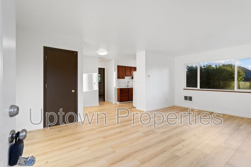 Renovated 2-Bed/1-Bath with Parking & On-Site Laundry property image