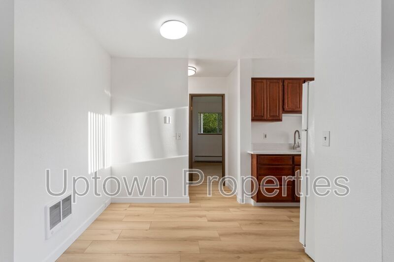 Renovated Top Floor 2 bed 1 bath  + Wood Floors + Parking Included property image