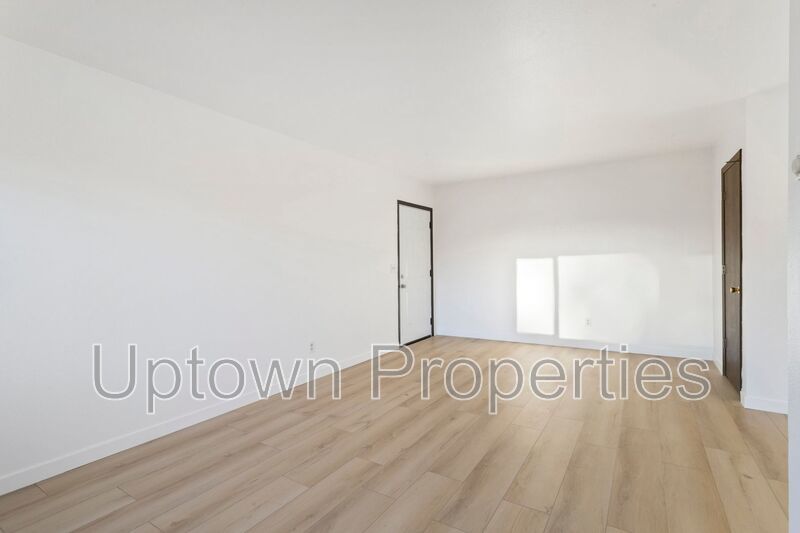 Renovated Top Floor 2 bed 1 bath  + Wood Floors + Parking Included property image