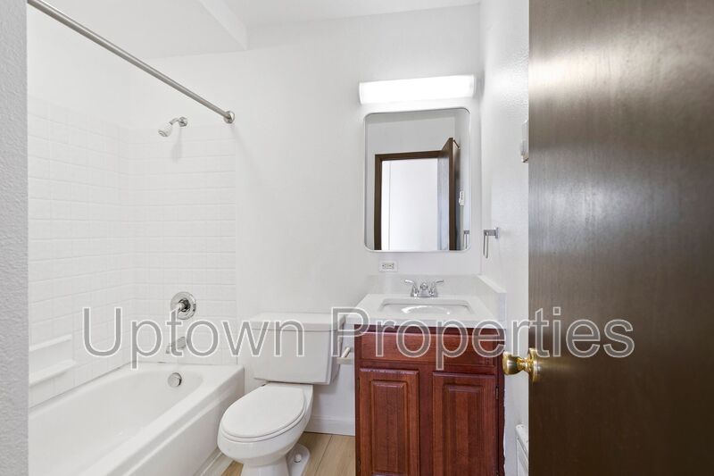 2 bed 1 bath Top Floor Corner + W/D + Assigned parking included! property image
