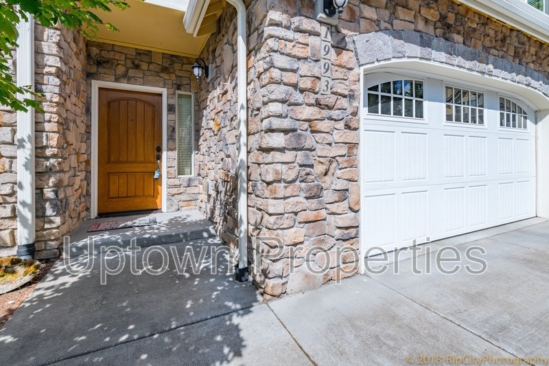 3 bed 2.5 bath + 2 Car Garage Townhome + A/C + Deck +Minutes from Orenco and Intel! property image