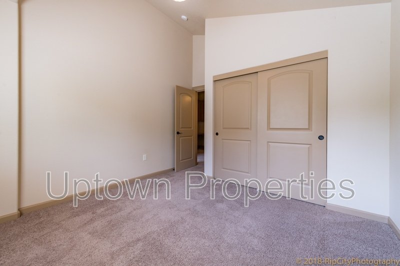 3 bed 2.5 bath + 2 Car Garage Townhome + A/C + Deck +Minutes from Orenco and Intel! property image
