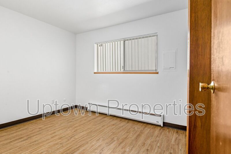 Buckman/Kerns Renovated 2/1 + W/D + Wood Floors + Assigned Parking Included! property image