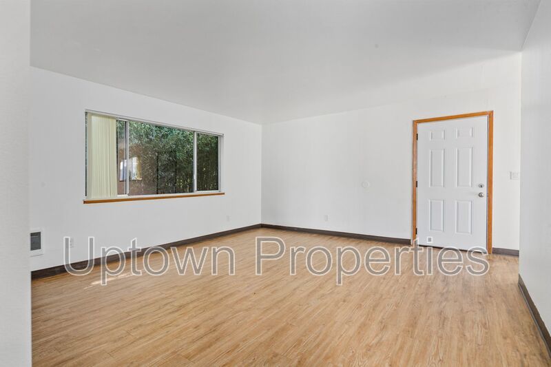 Buckman/Kerns Renovated 2/1 + W/D + Wood Floors + Assigned Parking Included! property image