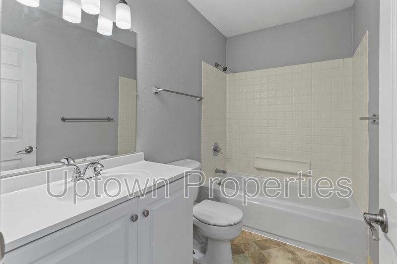 Vista Hills Creekside End Unit 2 Bed/1.5 Bath Townhome + W/D Included + Wood Flooring + Private Deck + Pets Welcome!! property image
