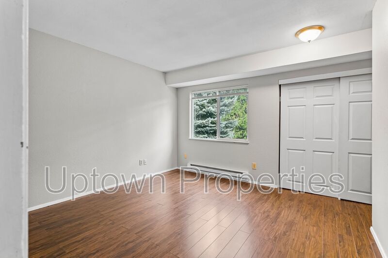 Vista Hills Creekside End Unit 2 Bed/1.5 Bath Townhome + W/D Included + Wood Flooring + Private Deck + Pets Welcome!! property image