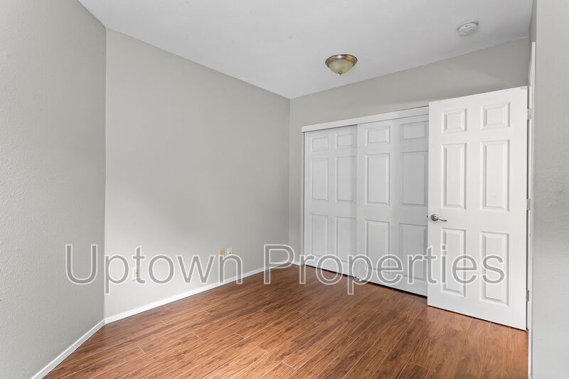 Vista Hills Creekside End Unit 2 Bed/1.5 Bath Townhome + W/D Included + Wood Flooring + Private Deck + Pets Welcome!! property image