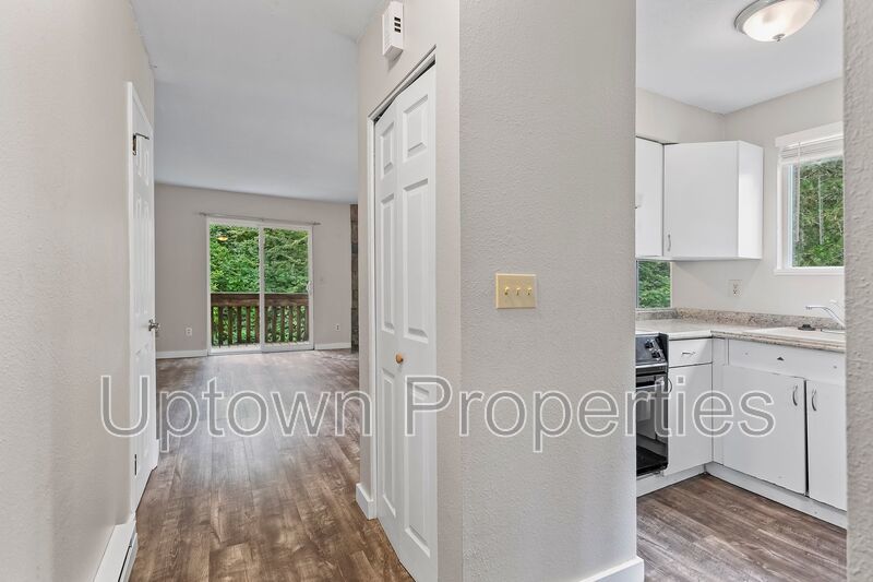 Vista Hills Creekside End Unit 2 Bed/1.5 Bath Townhome + W/D Included + Wood Flooring + Private Deck + Pets Welcome!! property image