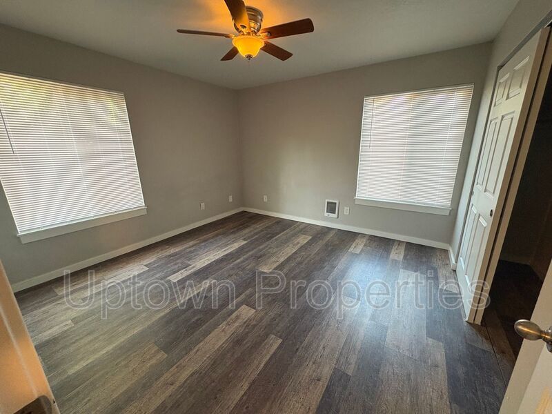 Spacious Central Beaverton Ground Floor 2/1 + W/D Included + Carport + Private Fenced Backyard + Pets Welcome!! property image