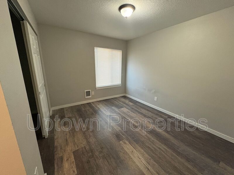 Spacious Central Beaverton Ground Floor 2/1 + W/D Included + Carport + Private Fenced Backyard + Pets Welcome!! property image