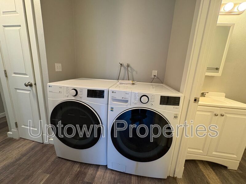 Spacious Central Beaverton Ground Floor 2/1 + W/D Included + Carport + Private Fenced Backyard + Pets Welcome!! property image