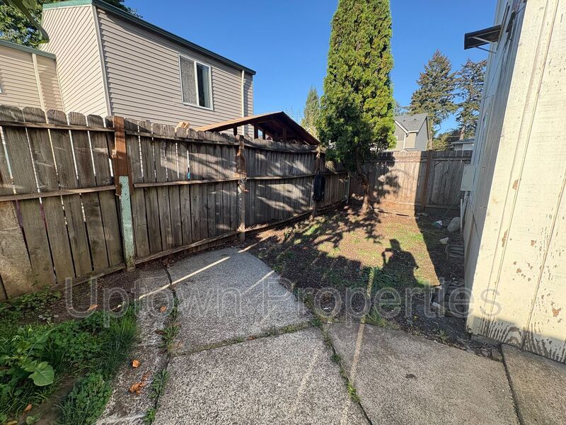 Spacious Central Beaverton Ground Floor 2/1 + W/D Included + Carport + Private Fenced Backyard + Pets Welcome!! property image