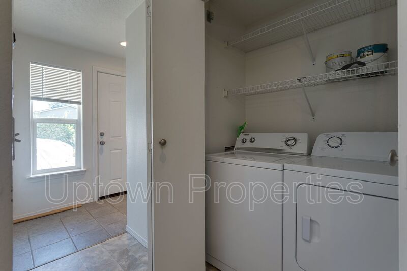 2Bd/1.5Bth with W/D In Unit and Parking Included! property image