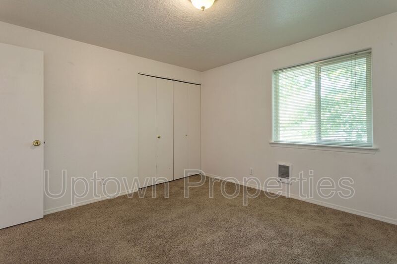 2Bd/1.5Bth with W/D In Unit and Parking Included! property image