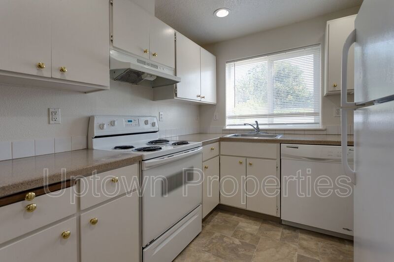2Bd/1.5Bth with W/D In Unit and Parking Included! property image