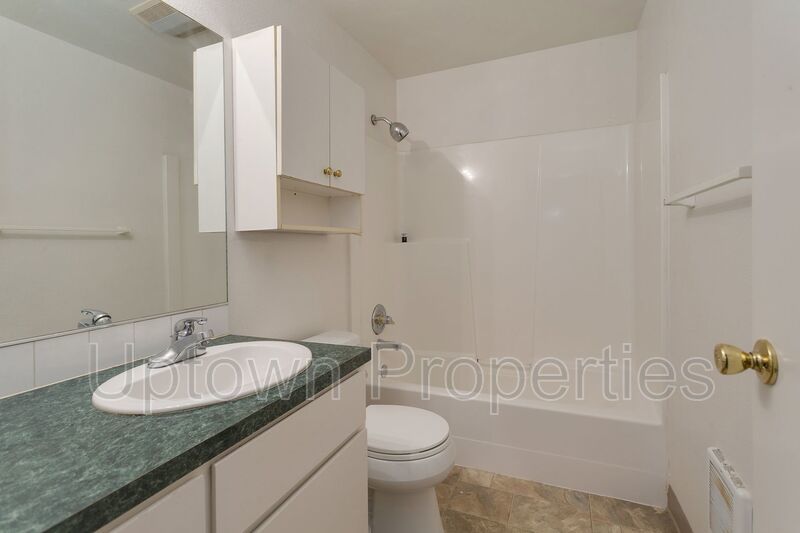 2Bd/1.5Bth with W/D In Unit and Parking Included! property image