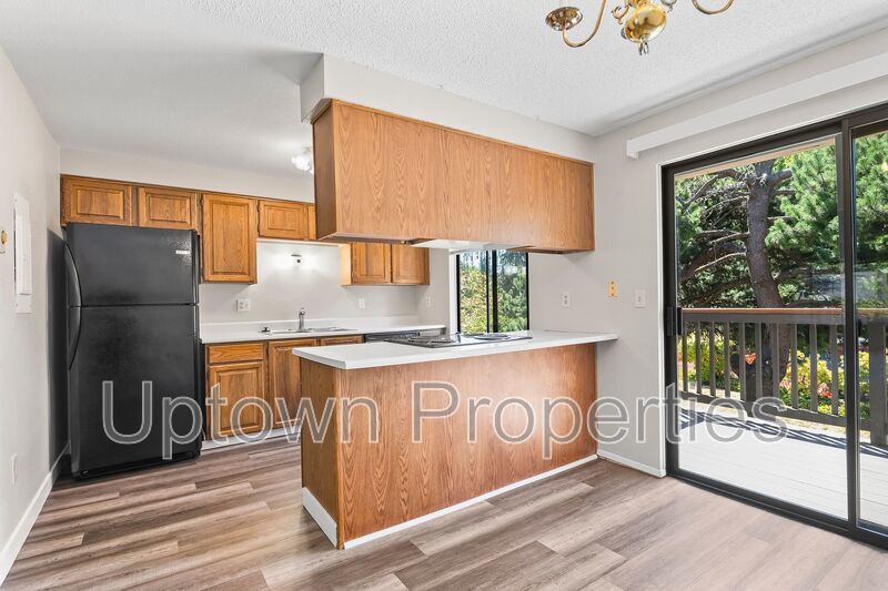 Updated Top Floor 2BR/1.5Bath + W/D Hookups property image