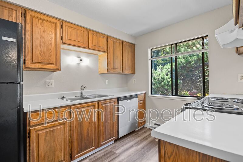 Updated Top Floor 2BR/1.5Bath + W/D Hookups property image