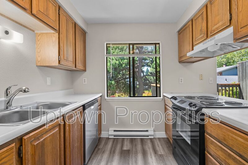 Updated Top Floor 2BR/1.5Bath + W/D Hookups property image
