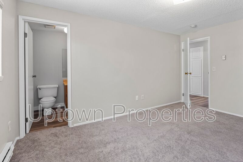 Updated Top Floor 2BR/1.5Bath + W/D Hookups property image