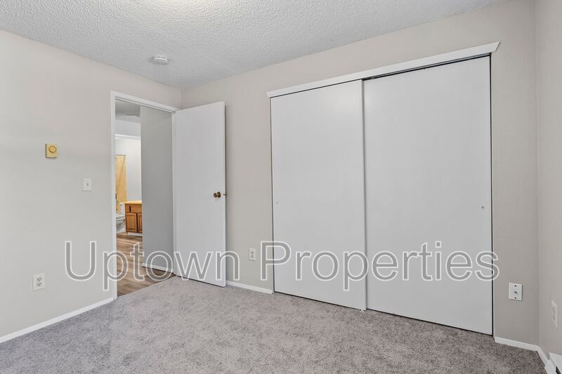 Updated Top Floor 2BR/1.5Bath + W/D Hookups property image
