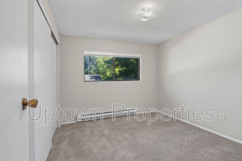Updated Top Floor 2BR/1.5Bath + W/D Hookups property image